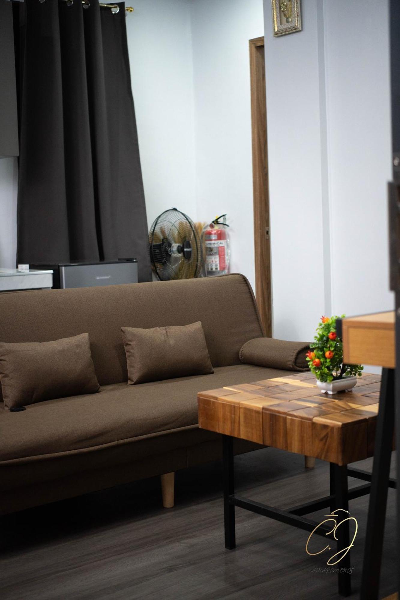 אולונגפו Cj Apartments מראה חיצוני תמונה